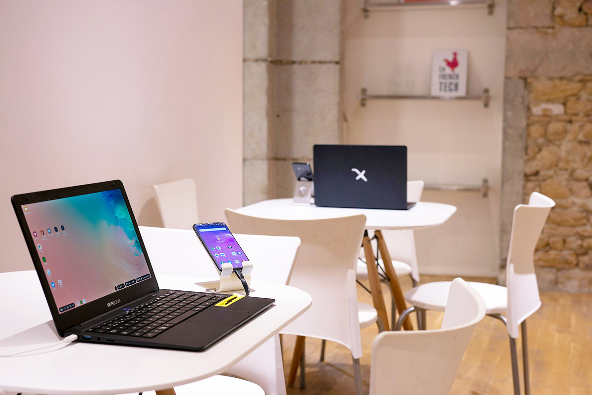 ノマドワーカーのためのAIツールガイド：仕事と旅を両立する方法